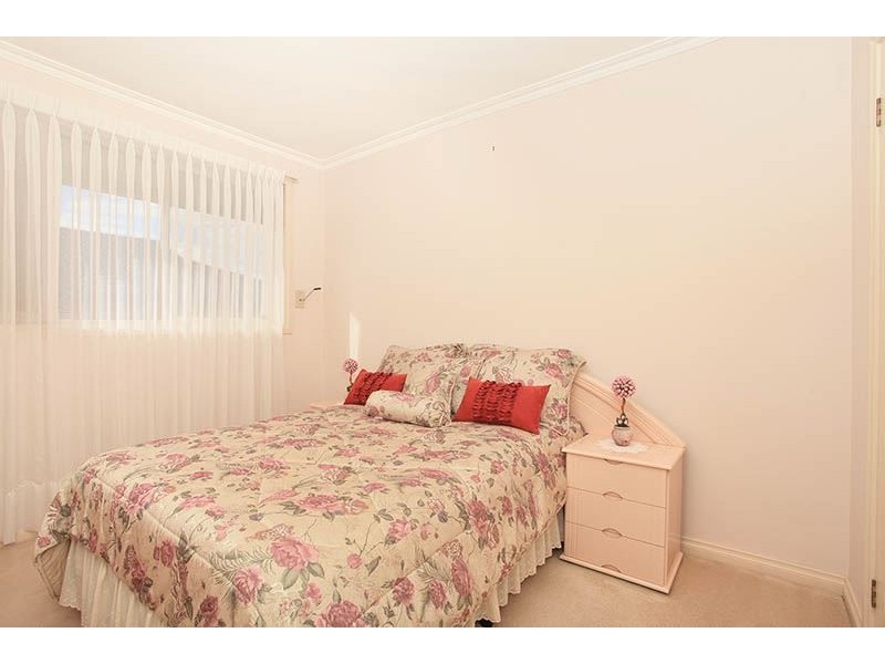 17 Ester Drive, Mill Park VIC 3082