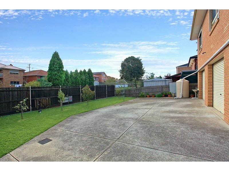 17 Ester Drive, Mill Park VIC 3082