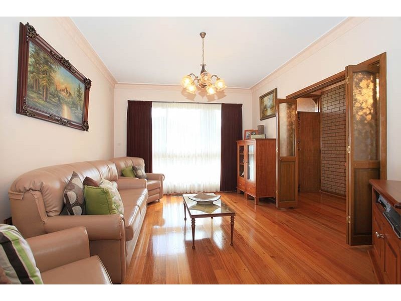 30 Sherwood Drive, Thomastown VIC 3074