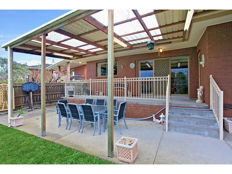30 Sherwood Drive, Thomastown VIC 3074