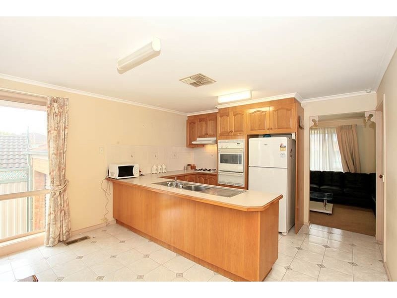 1 Varga Close, Mill Park VIC 3082