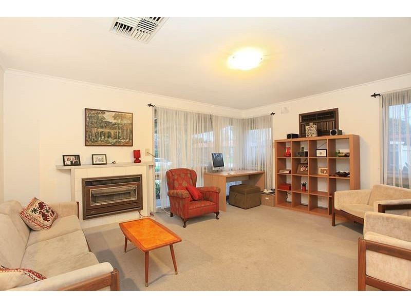 4 Cumberland Crescent, Thomastown VIC 3074