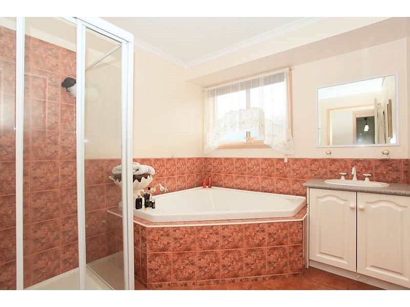 25 Lido Court, Epping VIC 3076