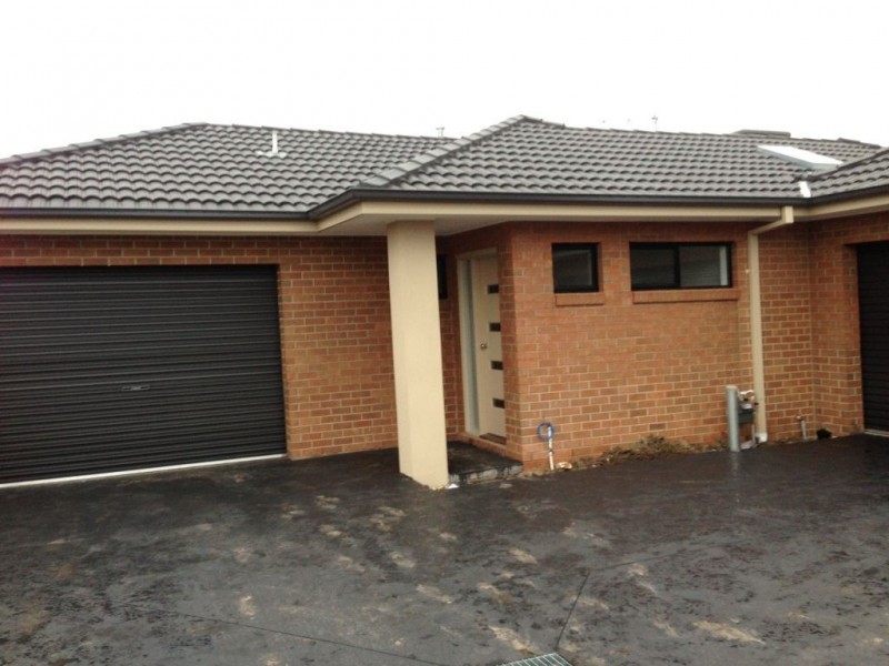 2/104 Alexander Avenue, Thomastown VIC 3074