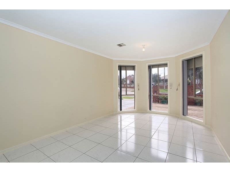 1/109 Barry Road, Thomastown VIC 3074