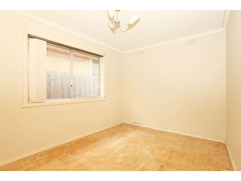 1/10 Larch Street, Thomastown VIC 3074