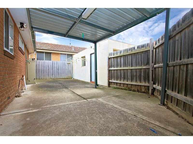 1/10 Larch Street, Thomastown VIC 3074
