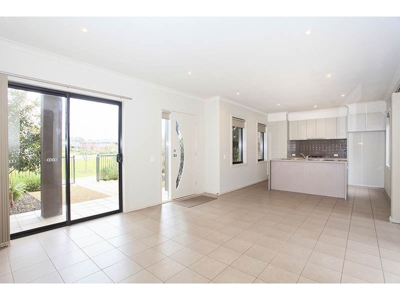 2 Saratoga Walk, Epping VIC 3076