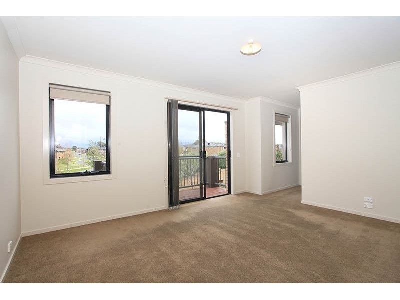 2 Saratoga Walk, Epping VIC 3076