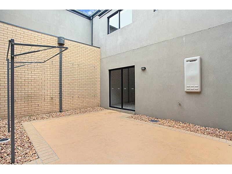2 Saratoga Walk, Epping VIC 3076