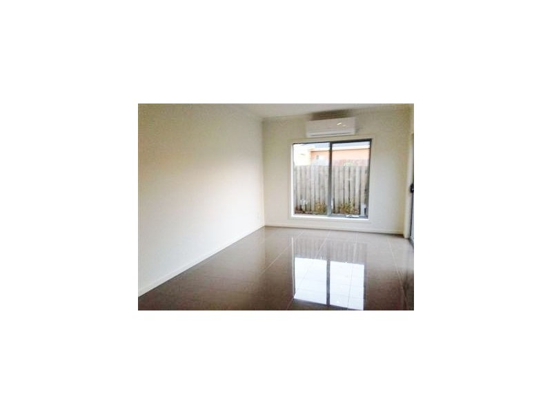 4/8 Clarke Street, Thomastown VIC 3074