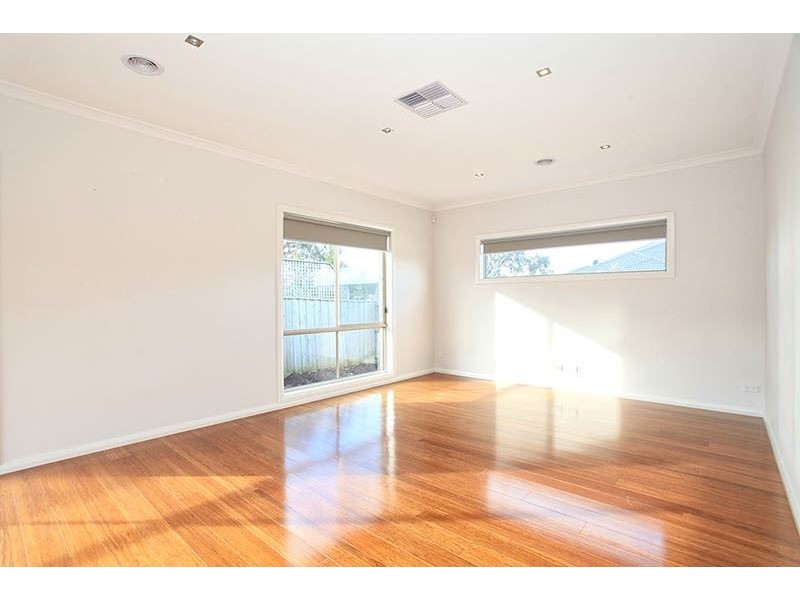 18 Karagola Terrace, Epping VIC 3076