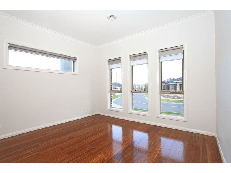 18 Karagola Terrace, Epping VIC 3076