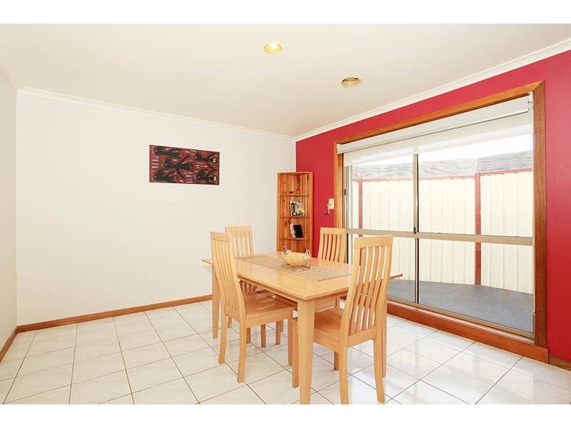 2/9-11 Lorica Avenue, Broadmeadows VIC 3047