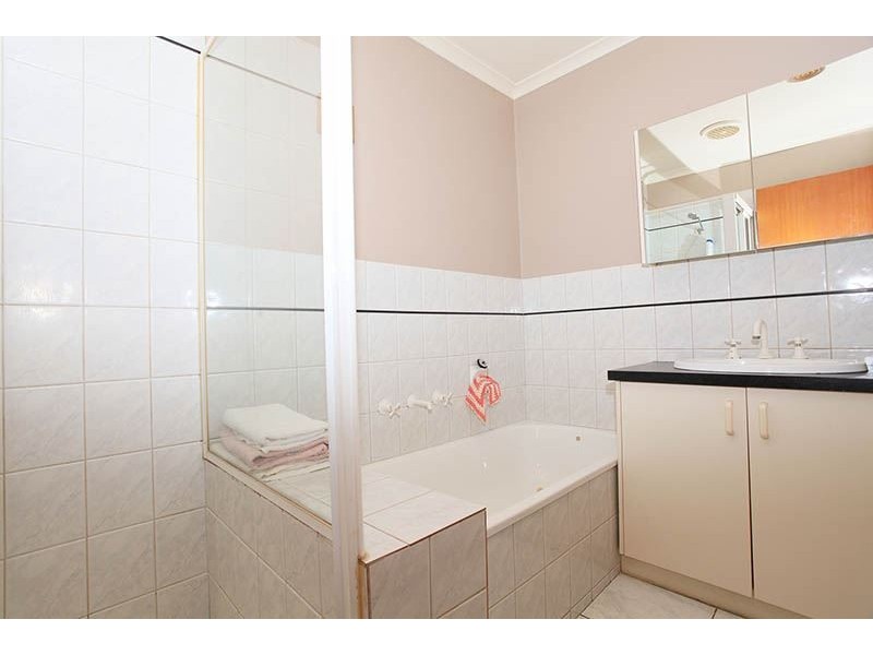 2/9-11 Lorica Avenue, Broadmeadows VIC 3047