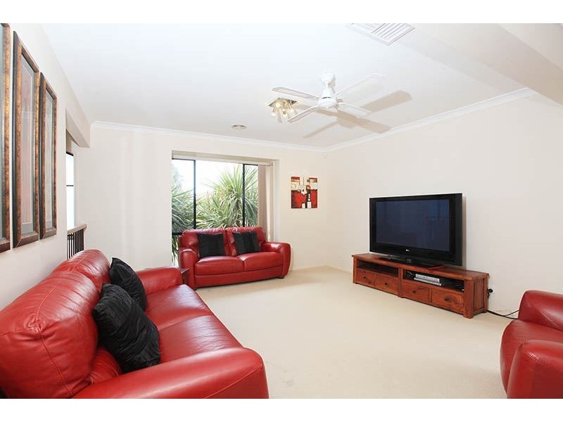 4 Middle Court, Thomastown VIC 3074