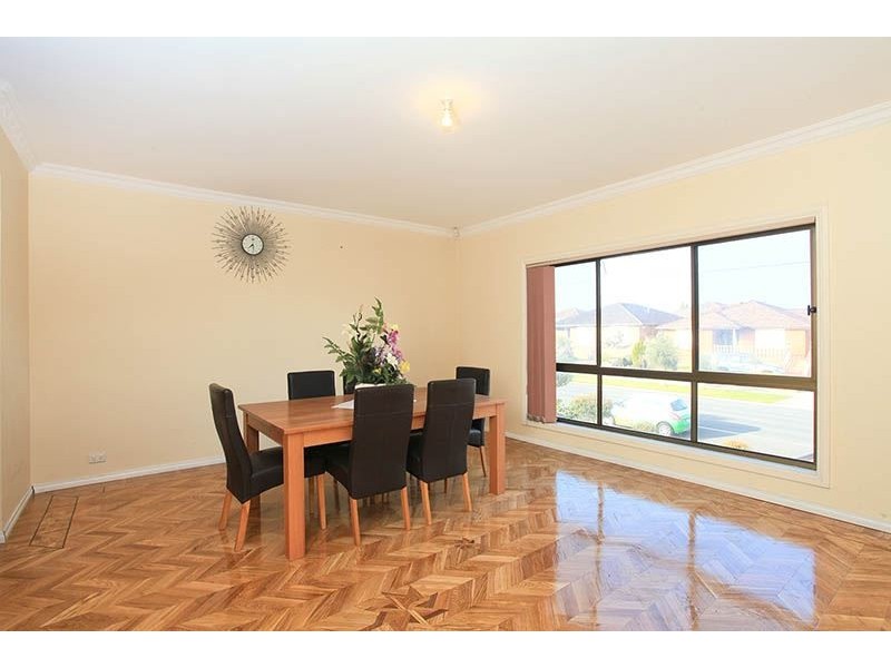 27 Victoria Drive, Thomastown VIC 3074