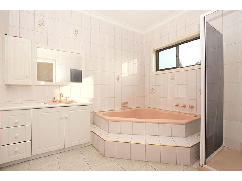 27 Victoria Drive, Thomastown VIC 3074