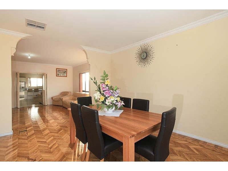 27 Victoria Drive, Thomastown VIC 3074