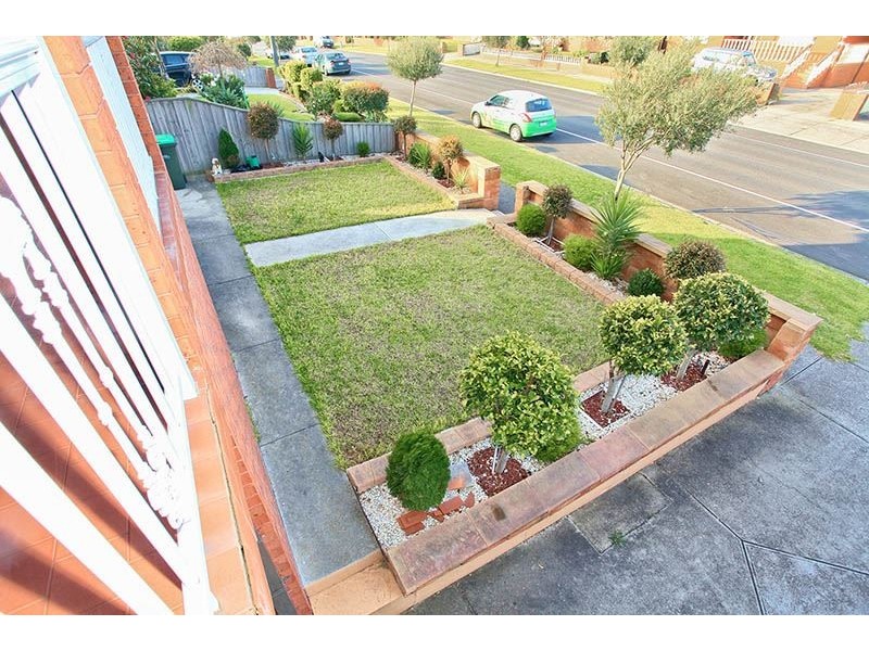 27 Victoria Drive, Thomastown VIC 3074
