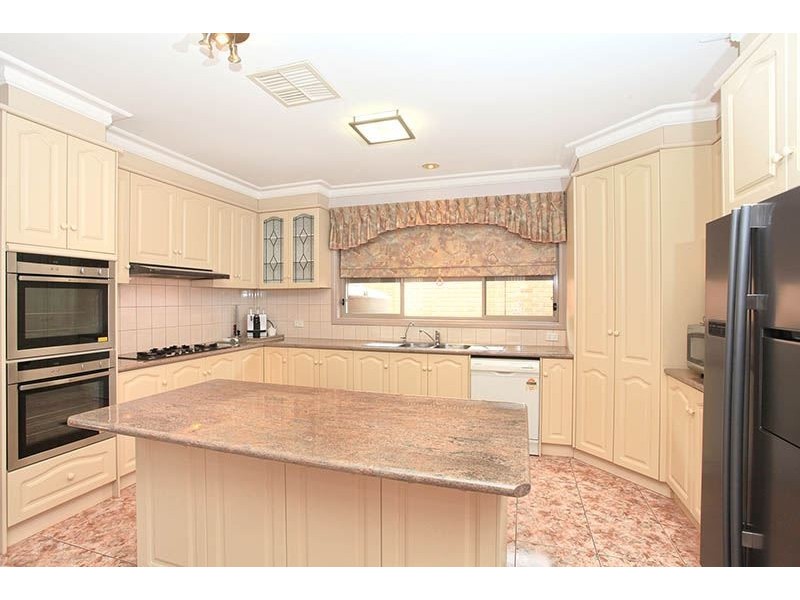 30 Gillwell Road, Lalor VIC 3075