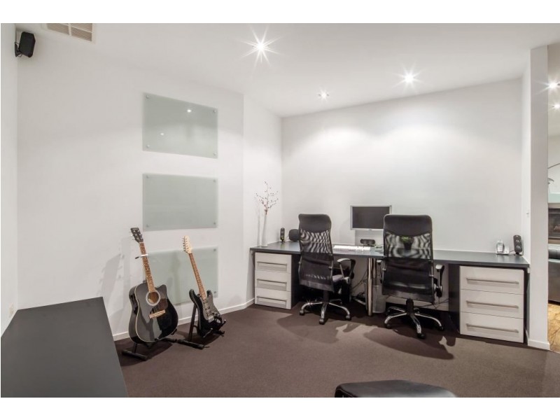 18 Hayston Boulevard, Epping VIC 3076