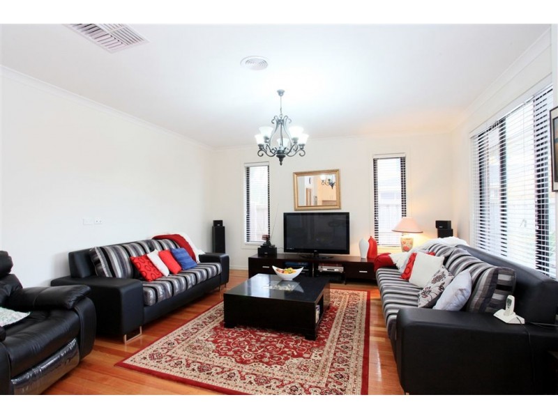 4 Balmoral Grove, Epping VIC 3076