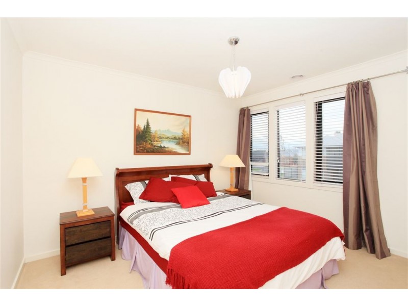 4 Balmoral Grove, Epping VIC 3076