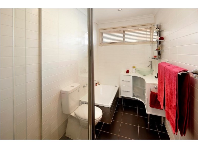 20 Regal Avenue, Thomastown VIC 3074