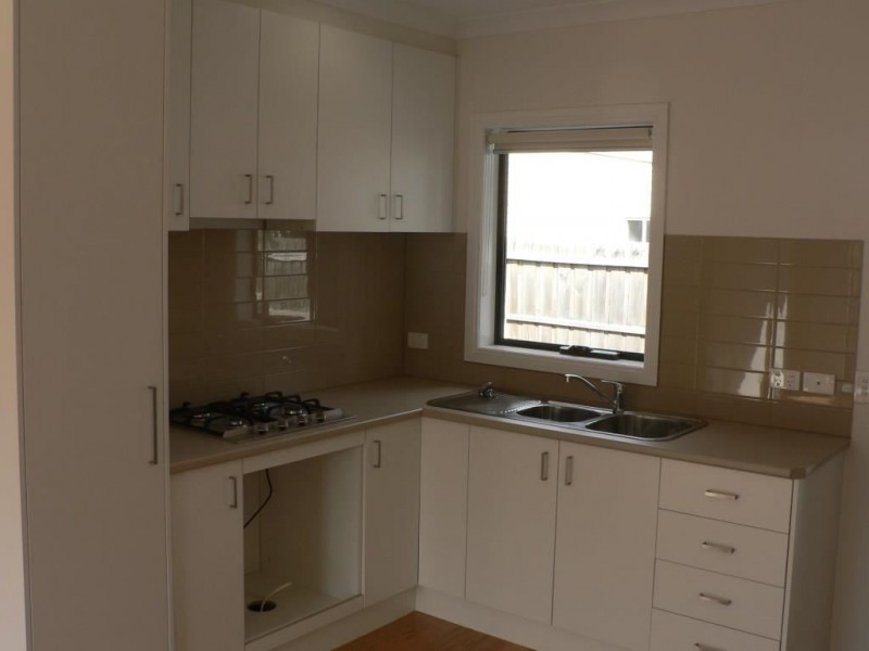 2/13 Edna Street, Thomastown VIC 3074