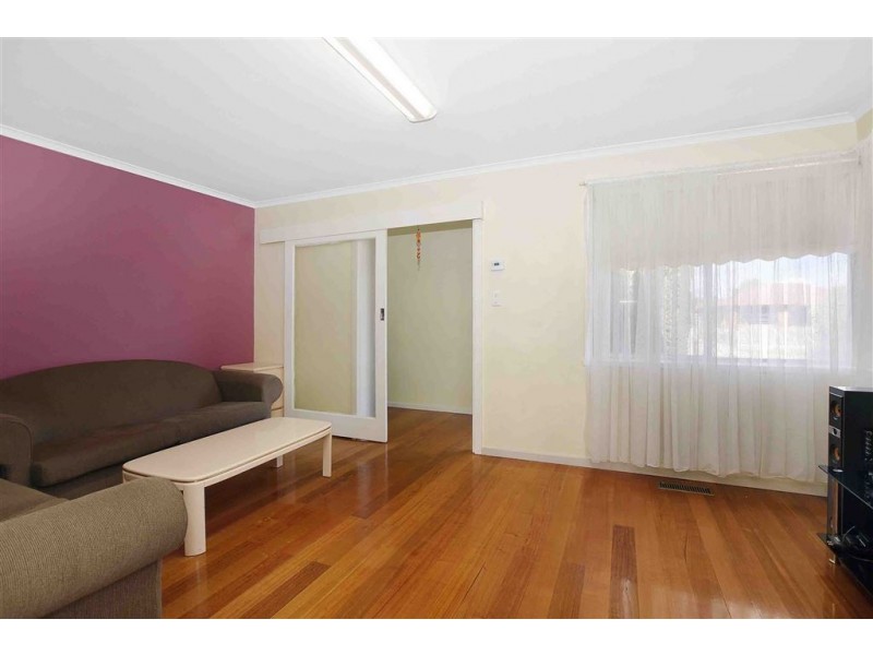26 Valentine Avenue, Thomastown VIC 3074