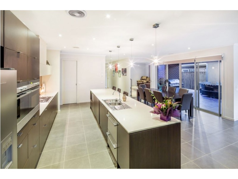 7 Maidenhair Drive, Point Cook VIC 3030