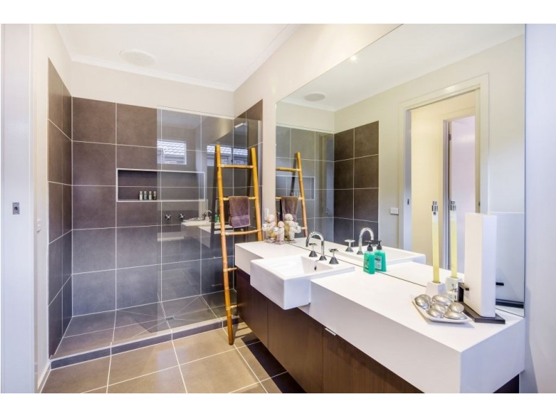 7 Maidenhair Drive, Point Cook VIC 3030