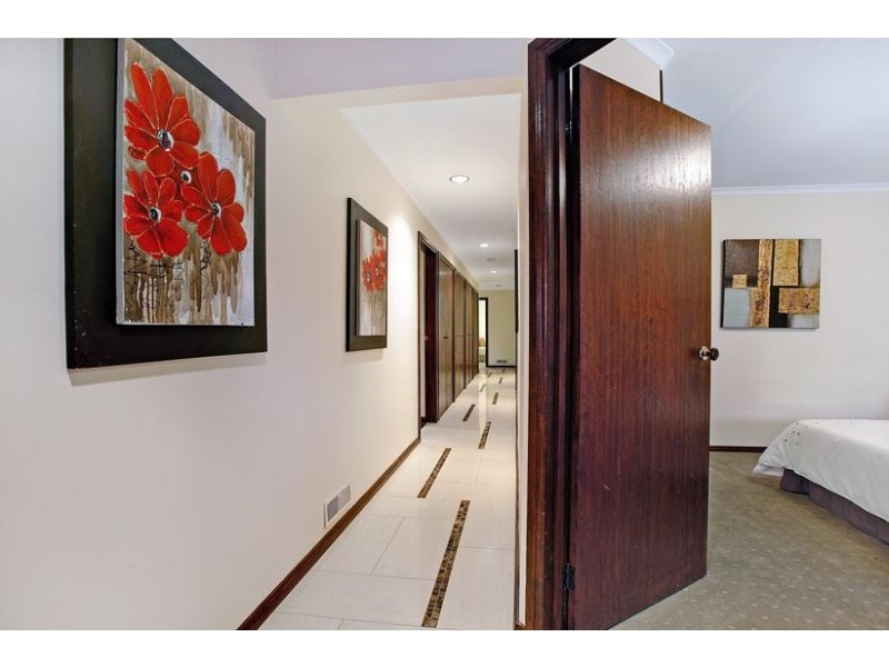 12 Teneriffe Close, Epping VIC 3076