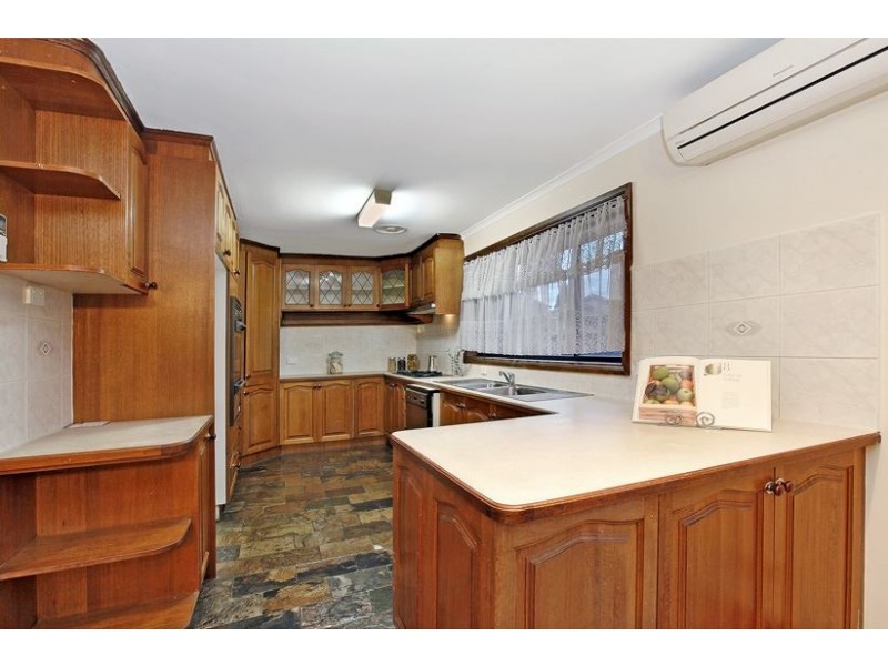 12 Teneriffe Close, Epping VIC 3076