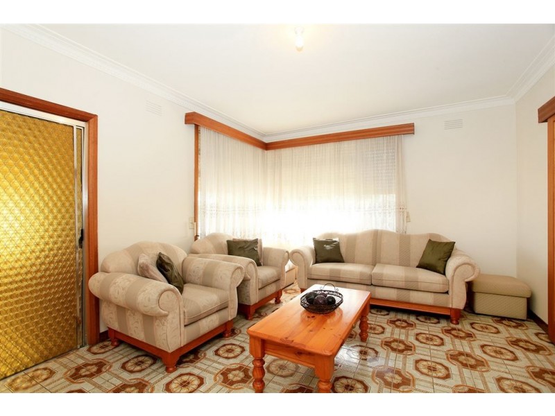 18 Kingsway Drive, Lalor VIC 3075