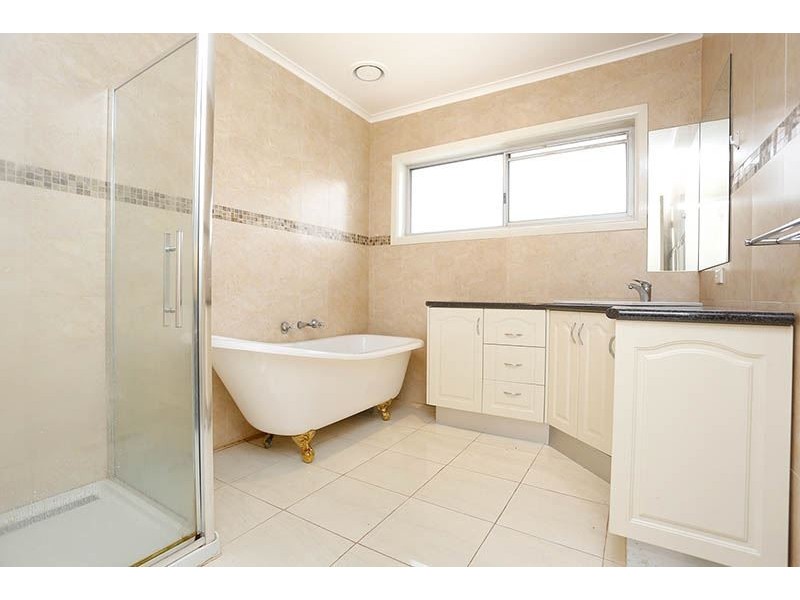 34 Banksia Avenue, Thomastown VIC 3074