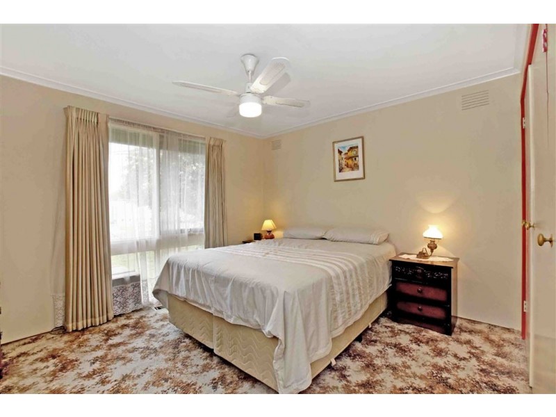 2 Cumberland Crescent, Thomastown VIC 3074