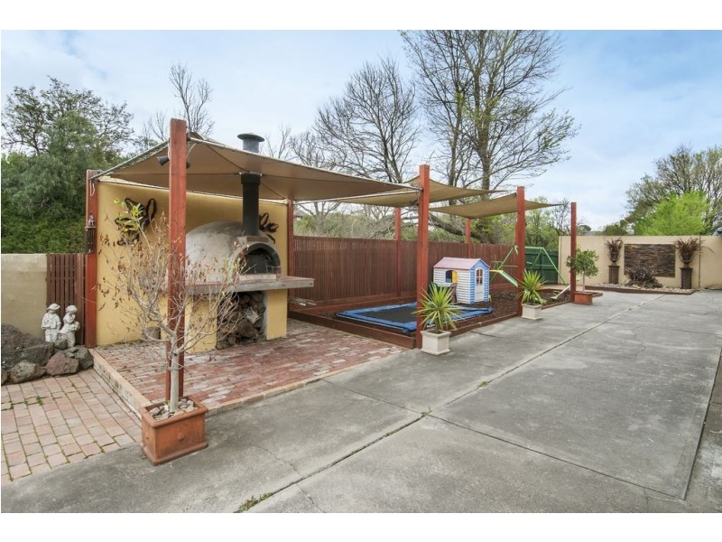 7 Lois Court, Thomastown VIC 3074