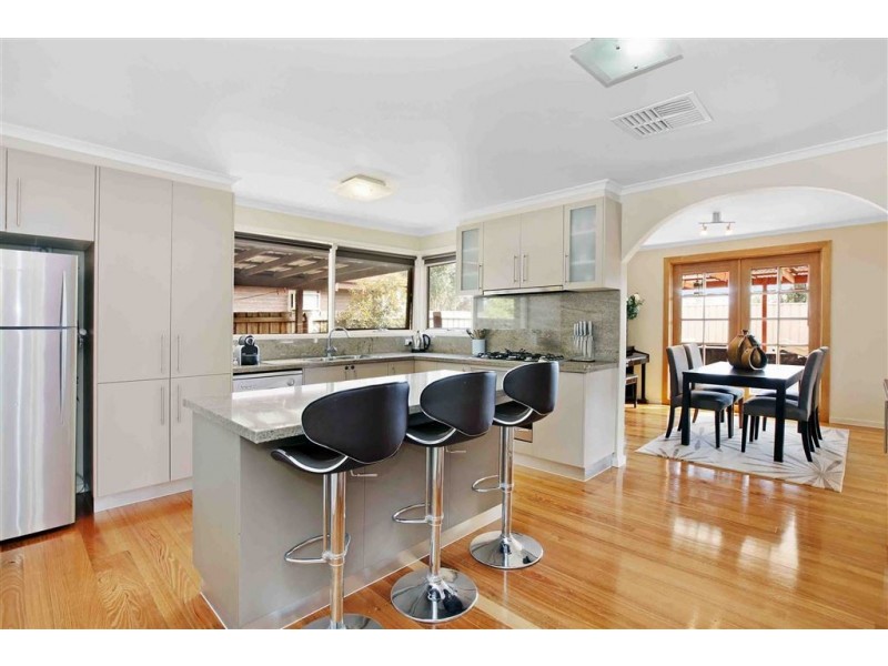 25 Barry Road, Thomastown VIC 3074