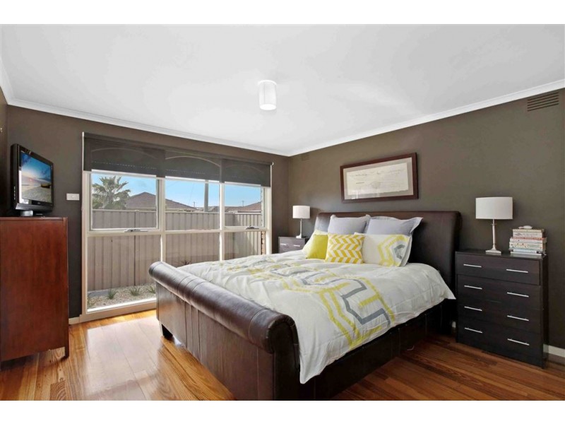 25 Barry Road, Thomastown VIC 3074