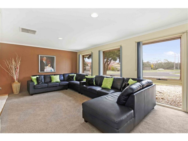 2 Epsom Avenue, Epping VIC 3076