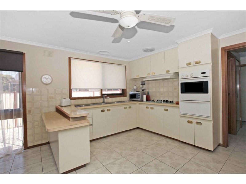 5 Alvarado Avenue, Thomastown VIC 3074