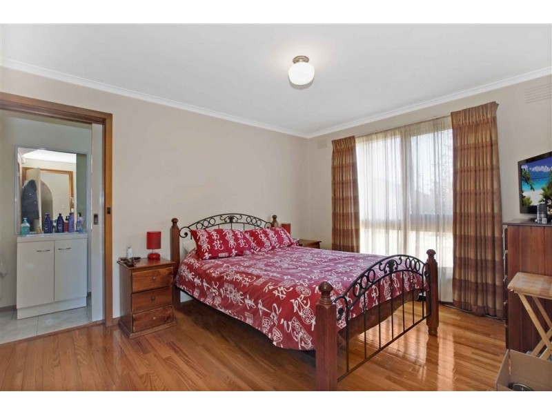 5 Alvarado Avenue, Thomastown VIC 3074