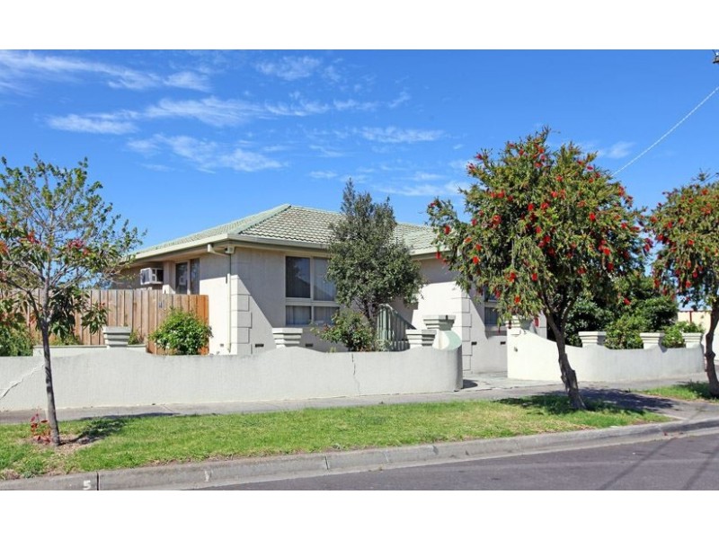 5 Alvarado Avenue, Thomastown VIC 3074