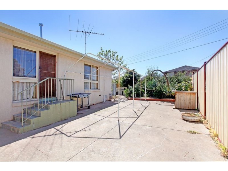 5 Alvarado Avenue, Thomastown VIC 3074