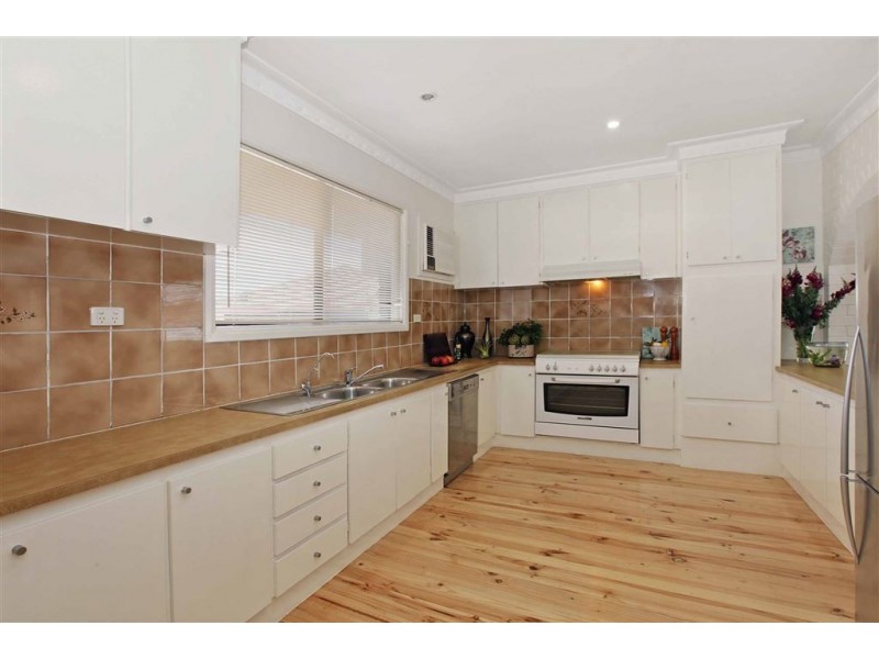 6 Aztec Place, Thomastown VIC 3074