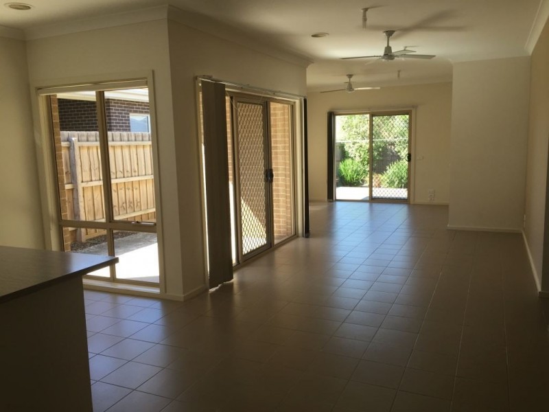 16 Creeds Farm Lane, Epping VIC 3076