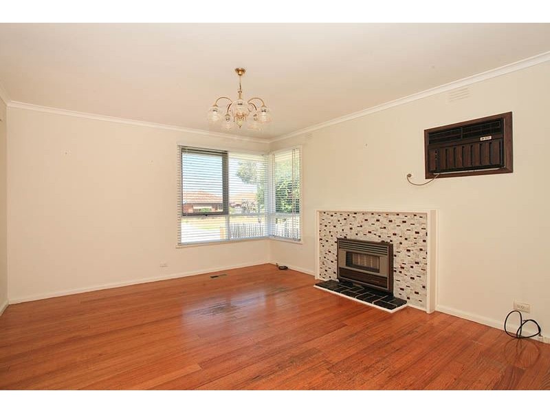 13 Avondale Road, Lalor VIC 3075