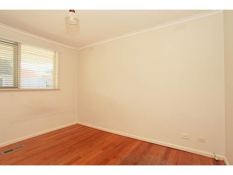 13 Avondale Road, Lalor VIC 3075